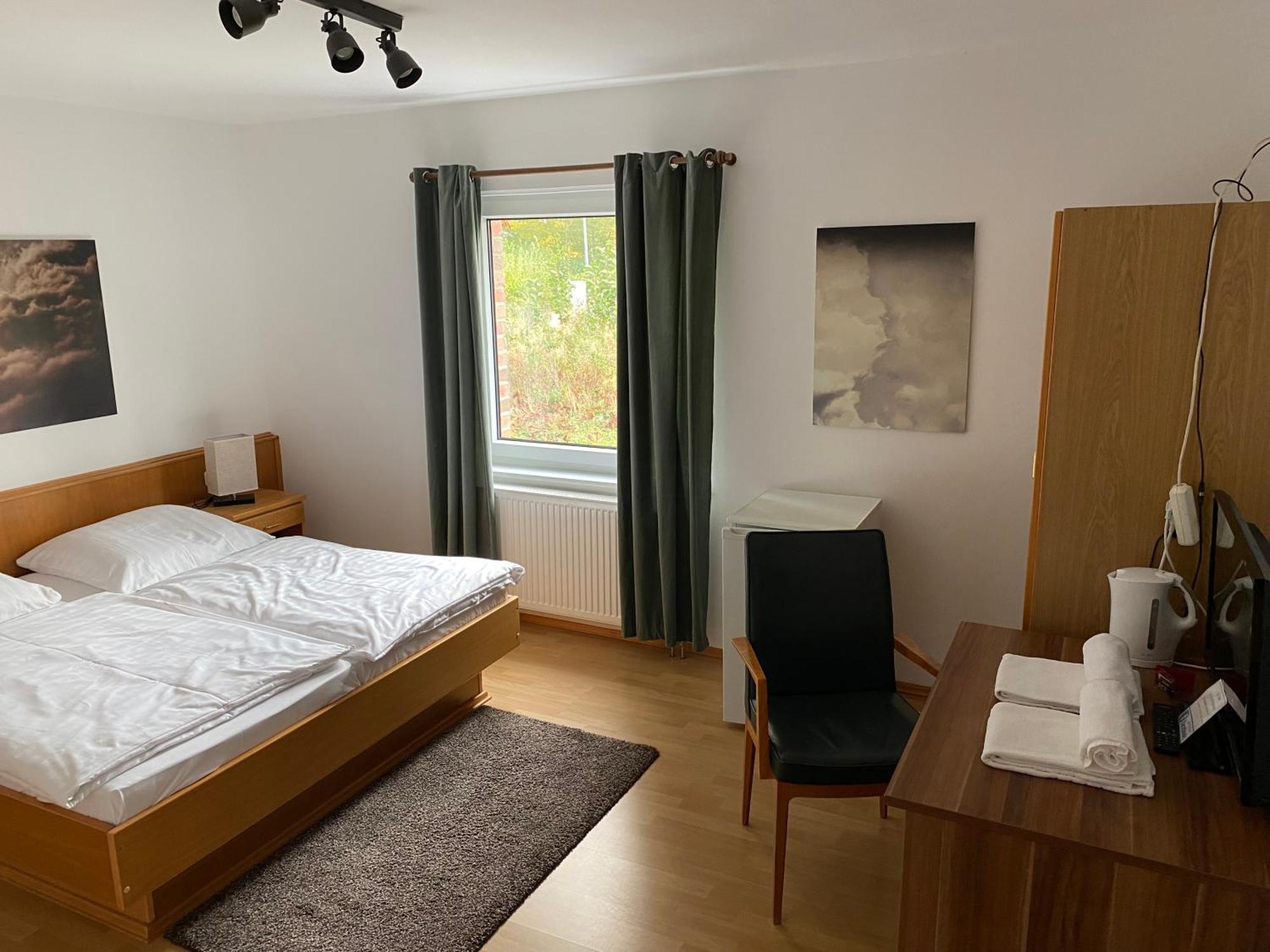 Messeappartementhaus Bockenem Direkt An Der A7 Exterior photo